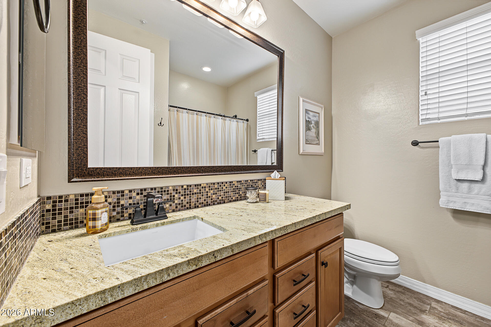 3338 E TIFFANY Court