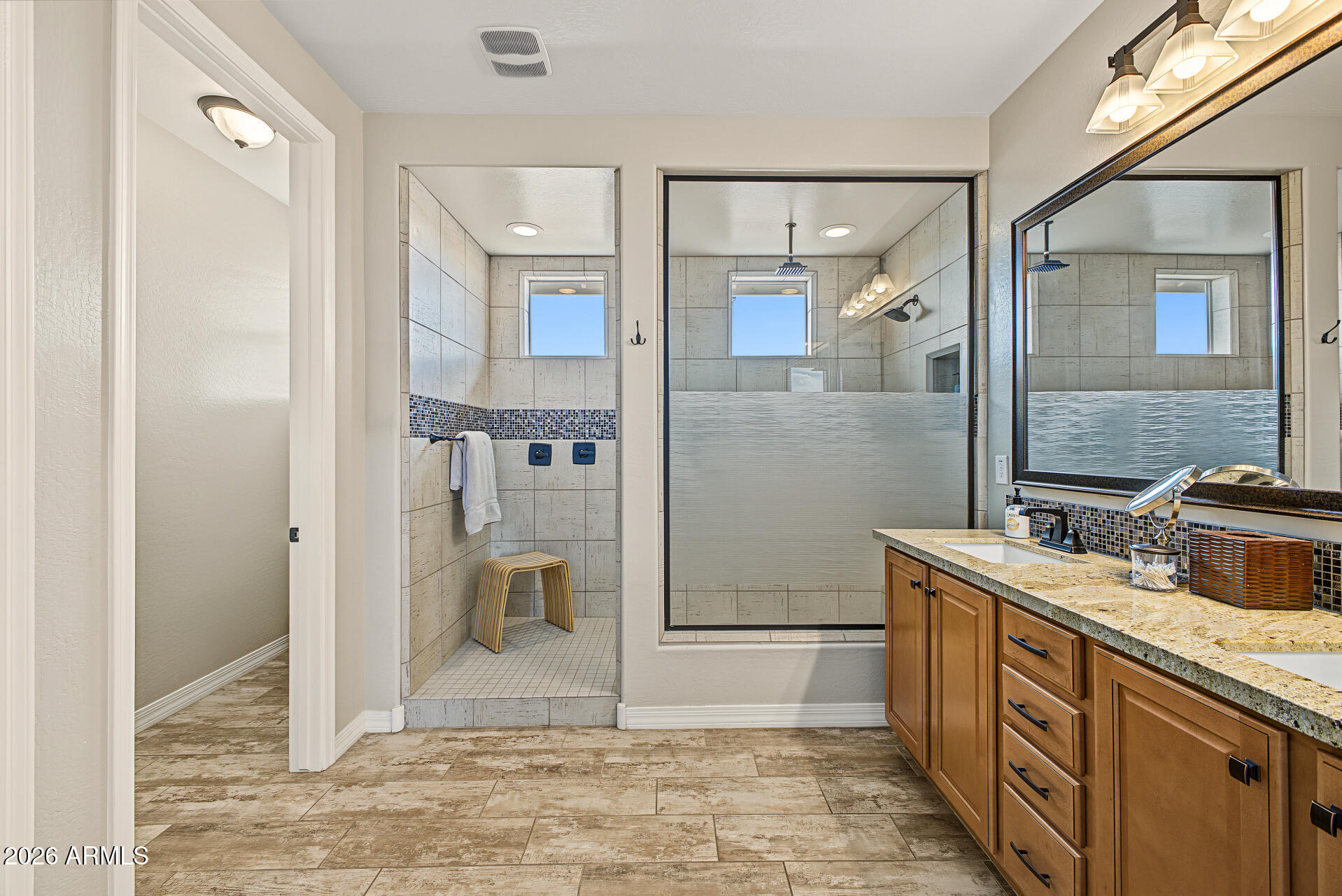 3338 E TIFFANY Court