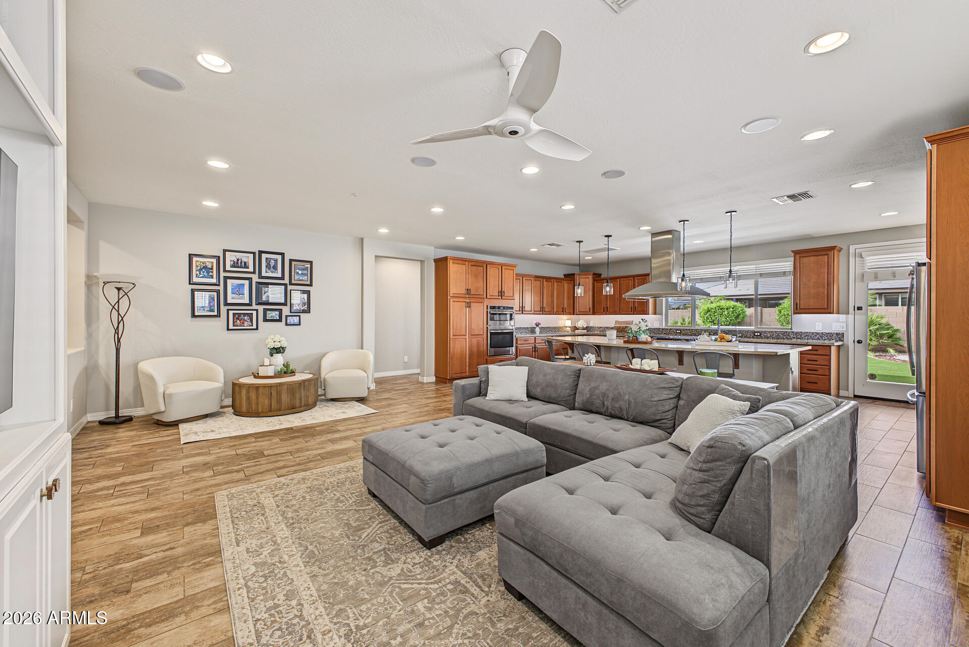 3338 E TIFFANY Court