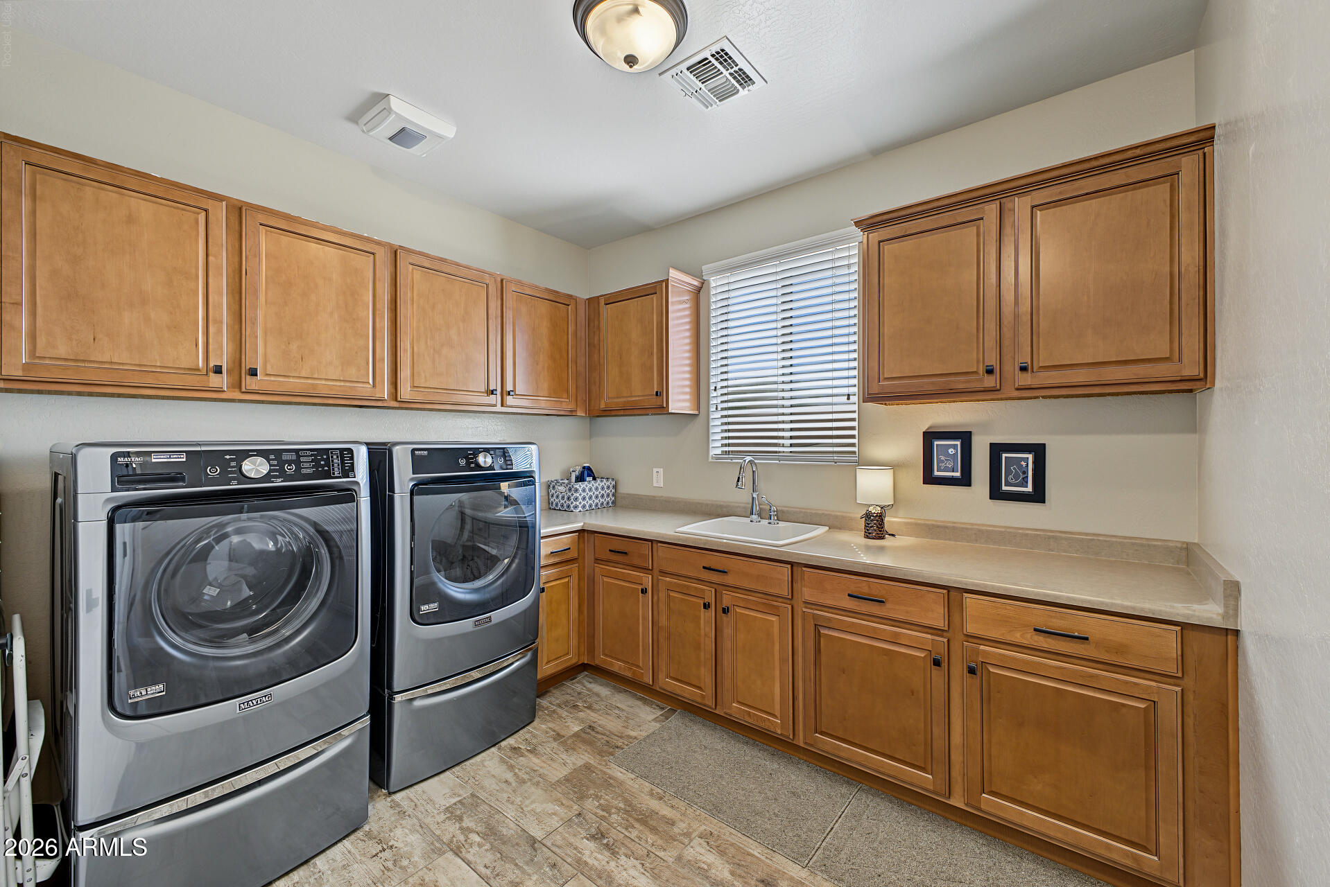 3338 E TIFFANY Court