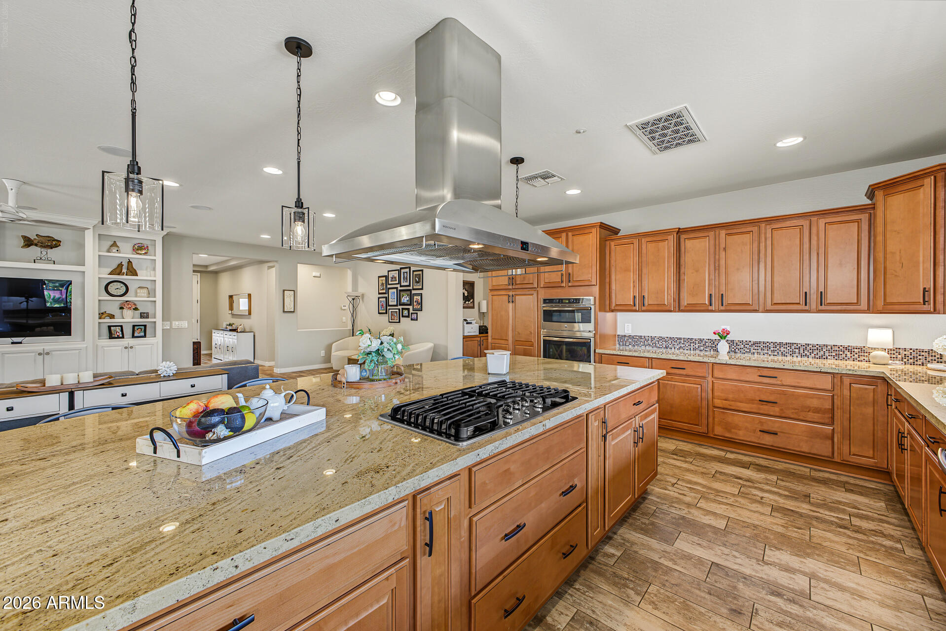 3338 E TIFFANY Court