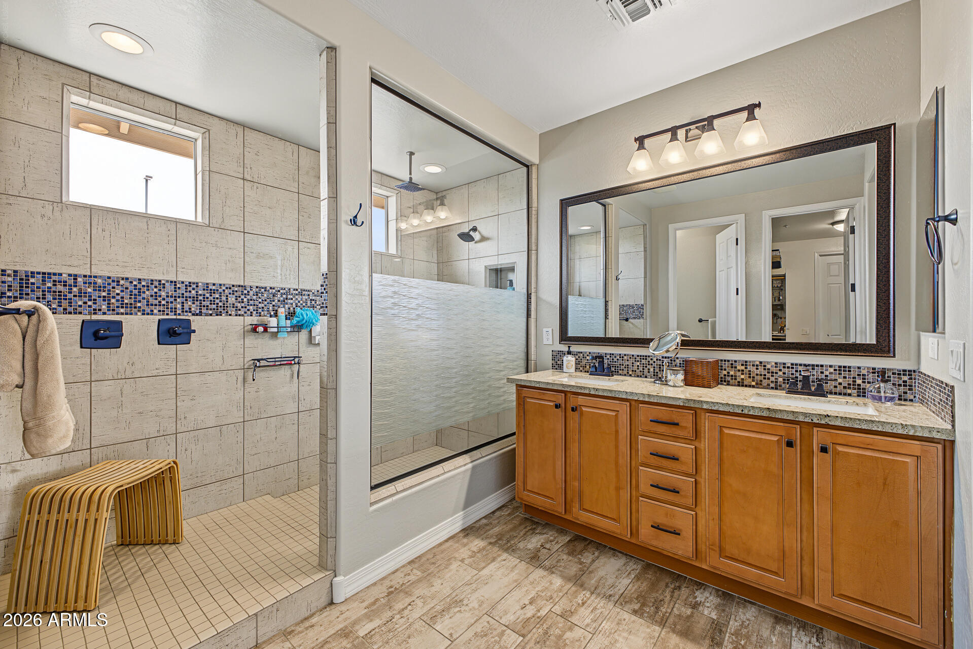 3338 E TIFFANY Court