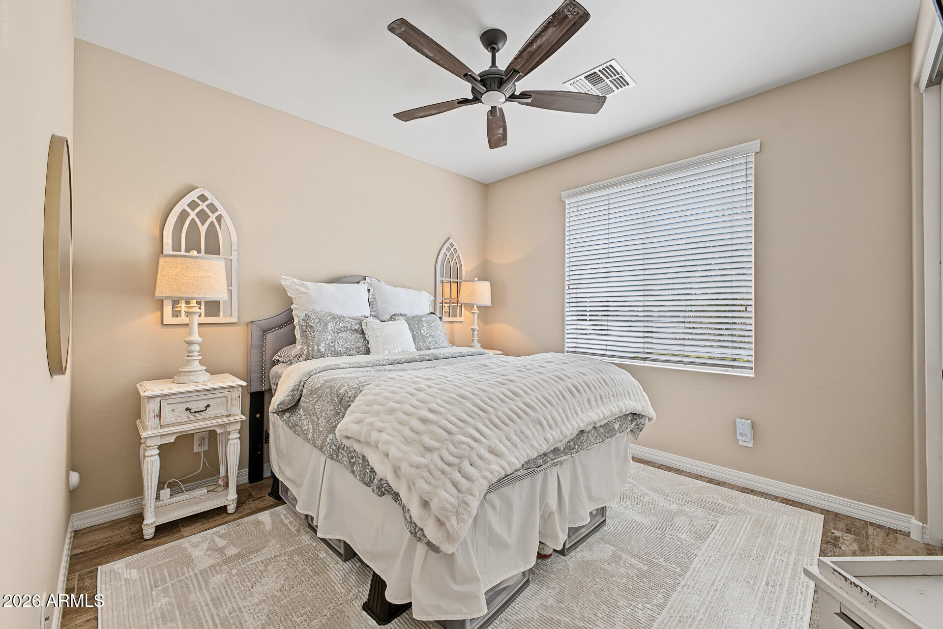 3338 E TIFFANY Court