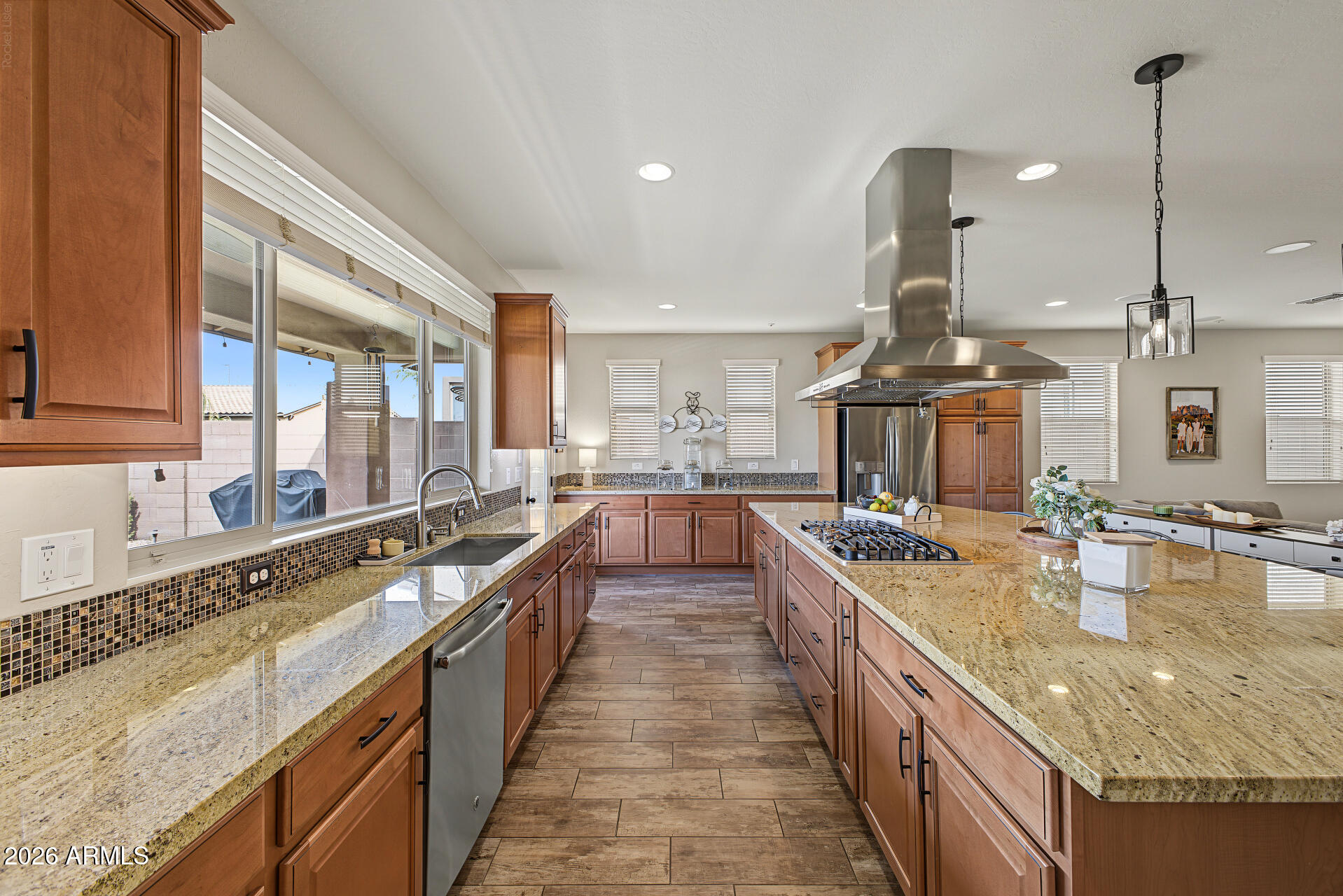 3338 E TIFFANY Court