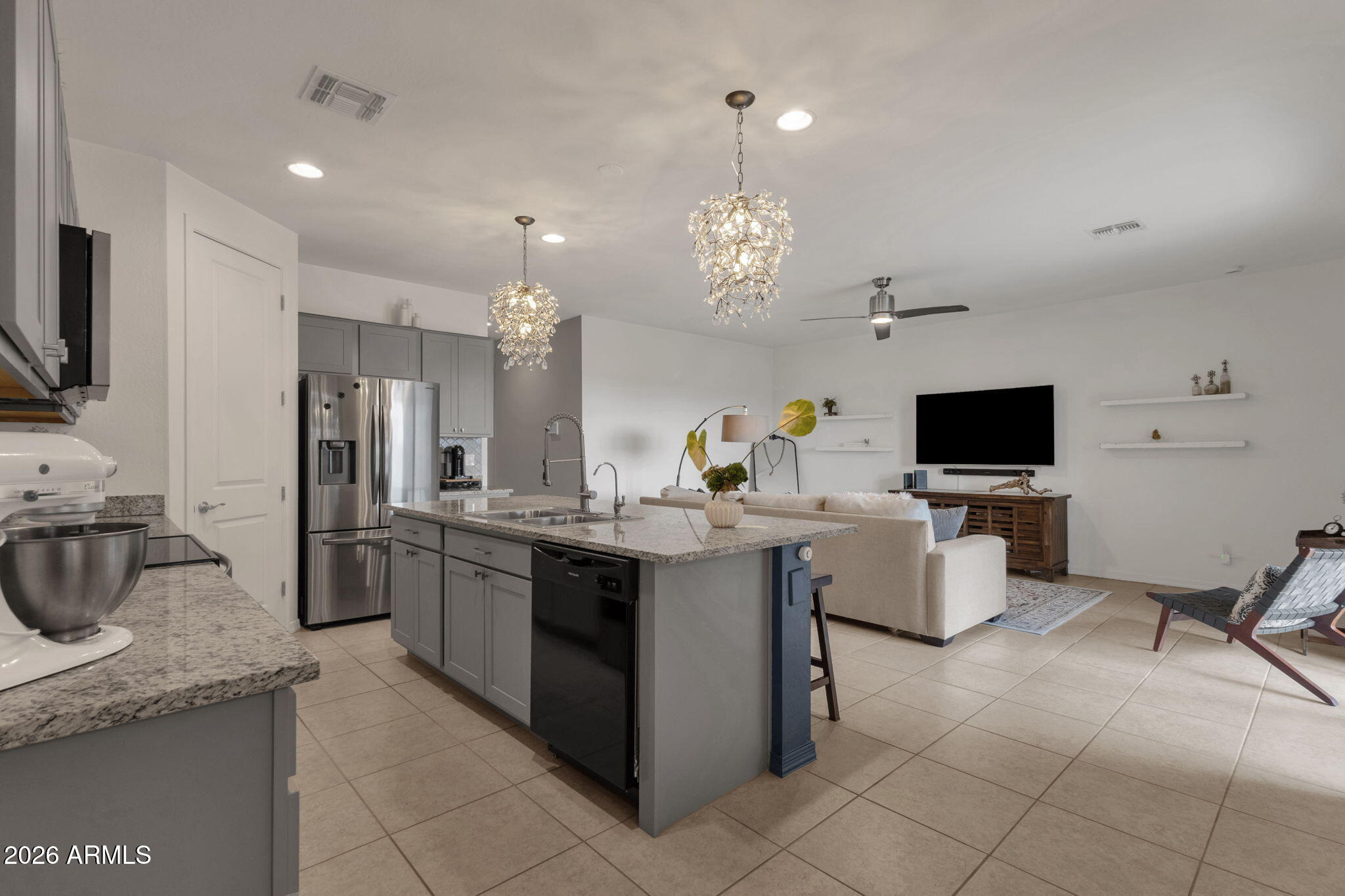 36243 W SAN CLEMENTE Avenue