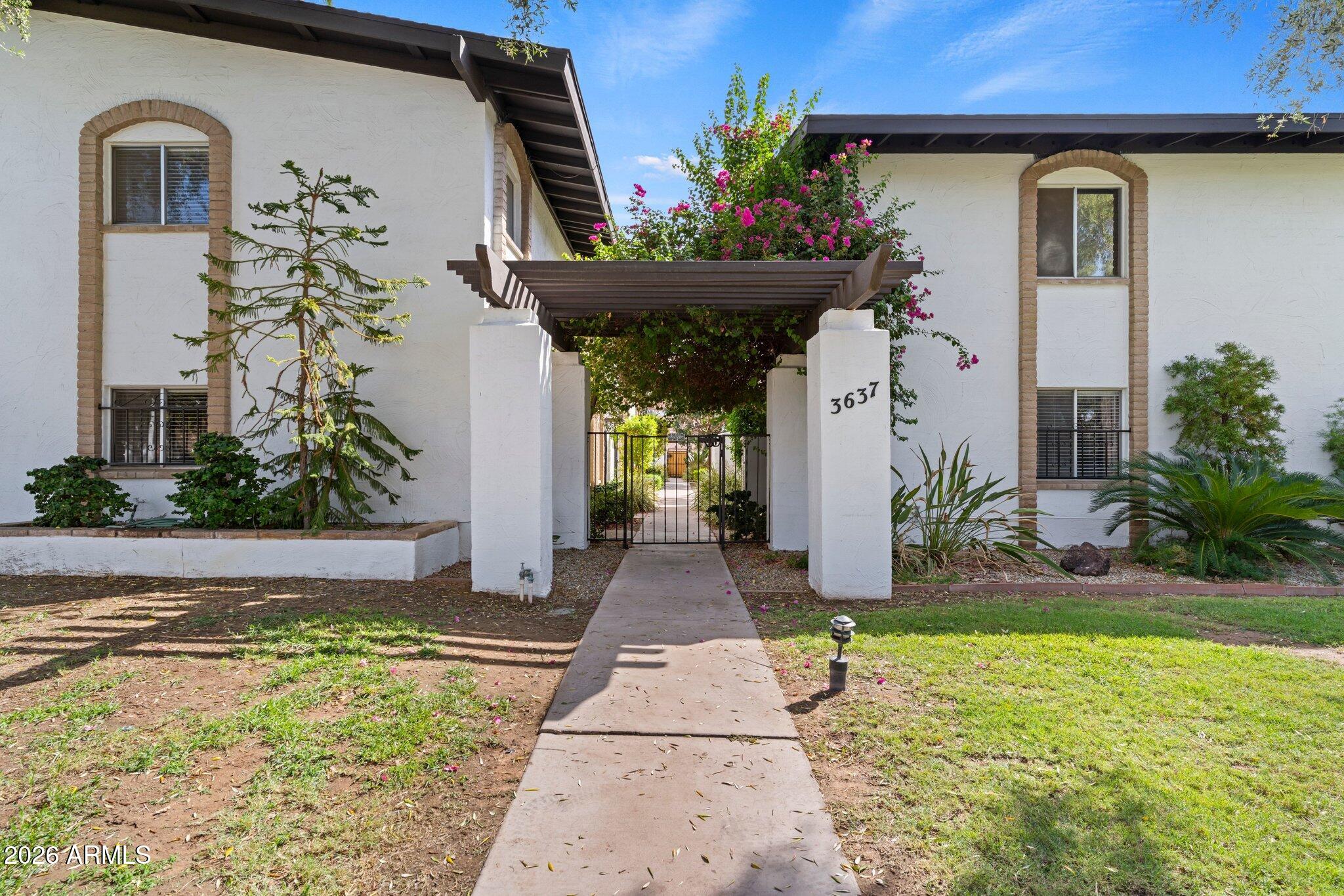 3637 E MONTEROSA Street 17