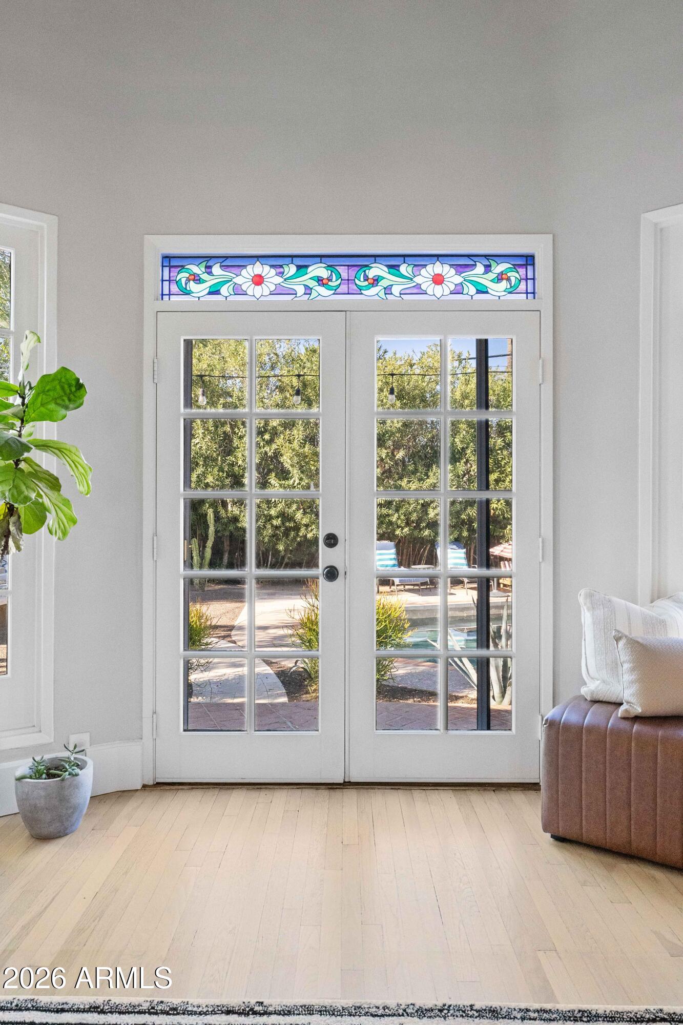 38 W VERNON Avenue