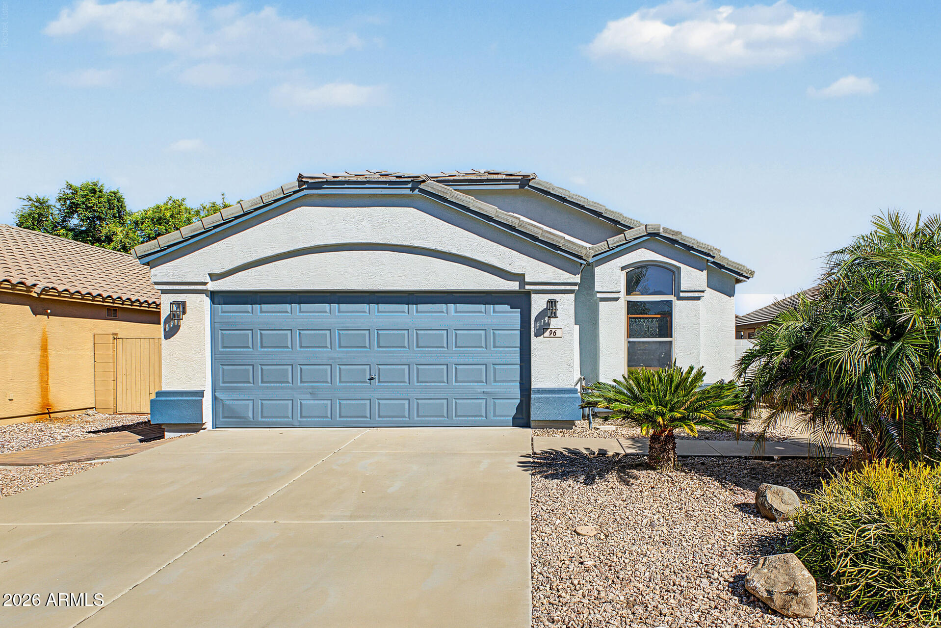 96 W DEXTER Way