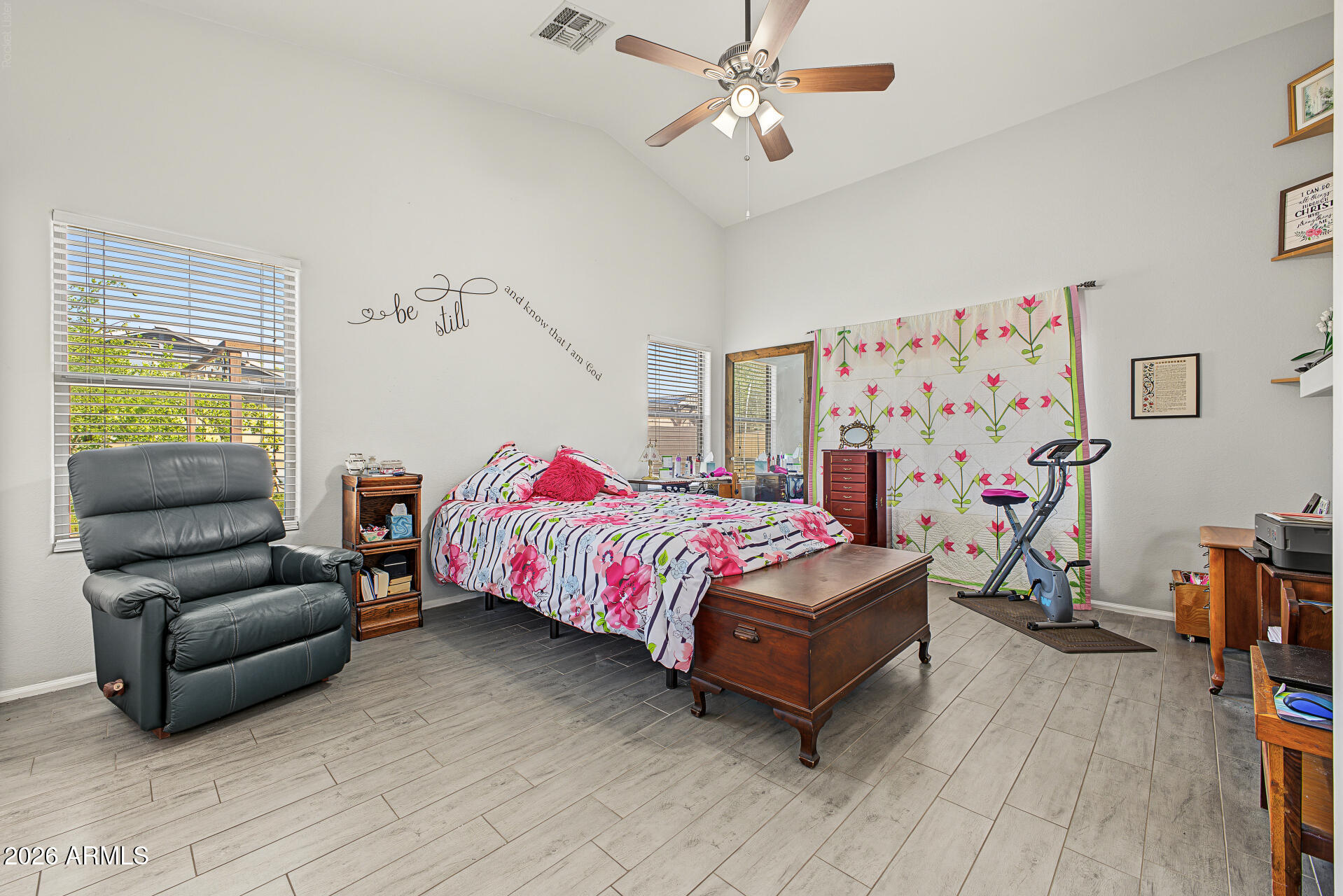 96 W DEXTER Way