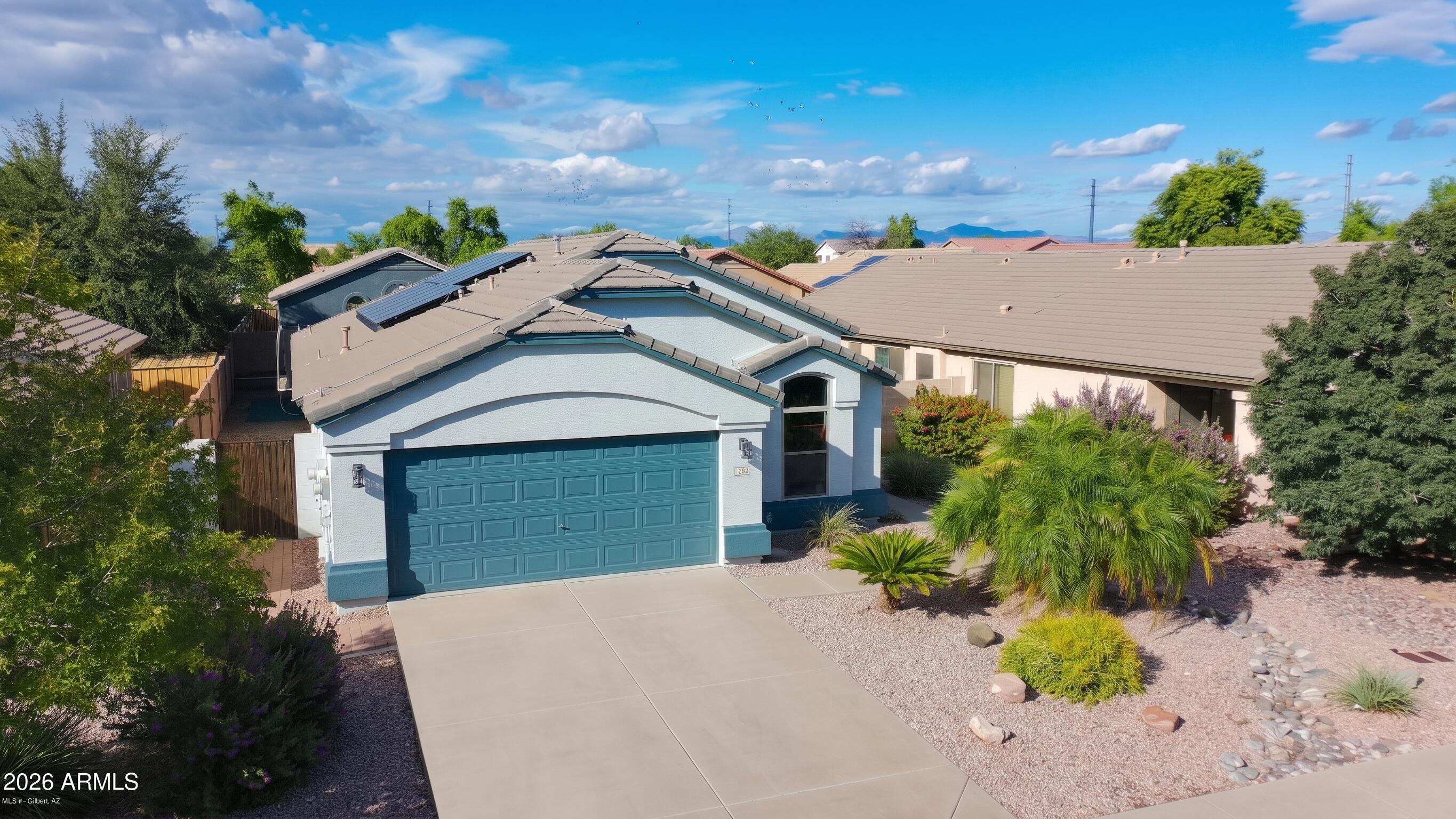 96 W DEXTER Way