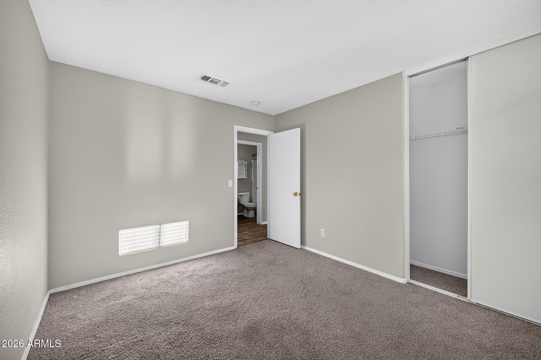 907 E COWBOY COVE Trail