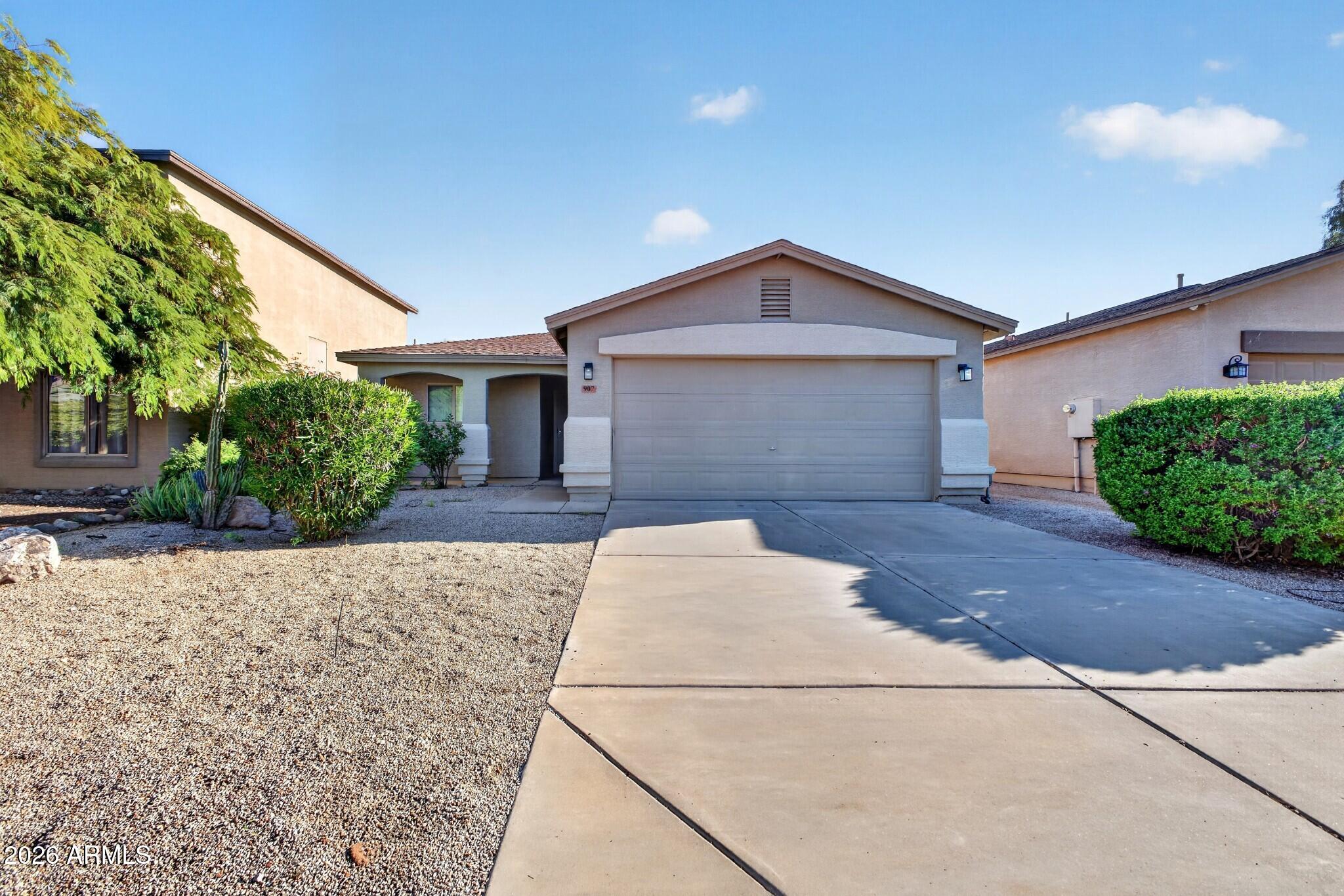 907 E COWBOY COVE Trail