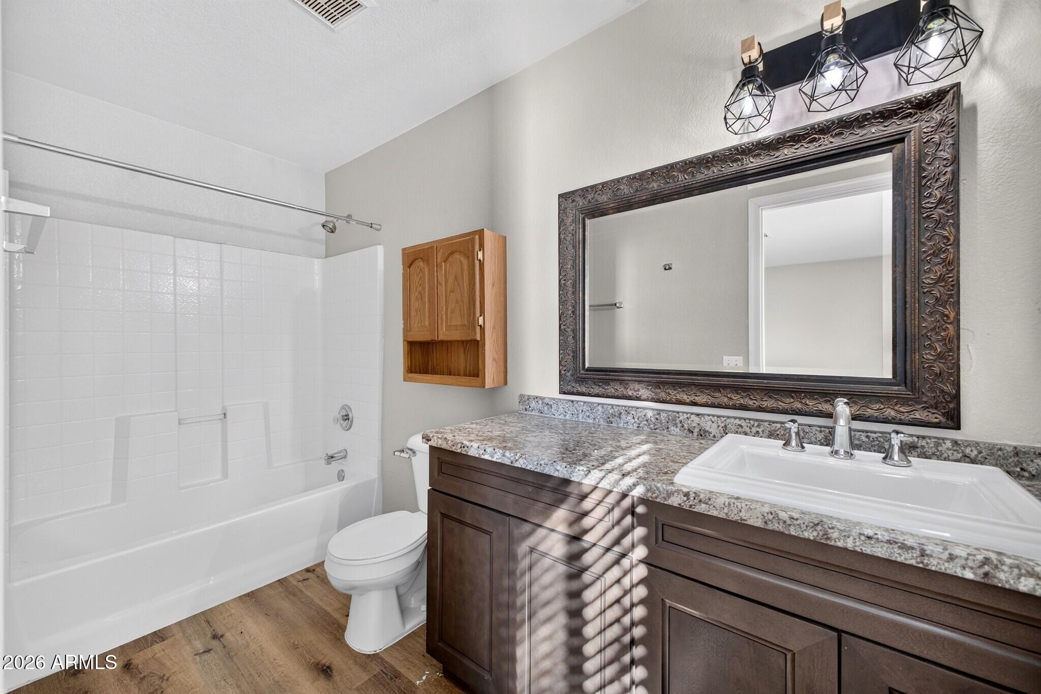 907 E COWBOY COVE Trail
