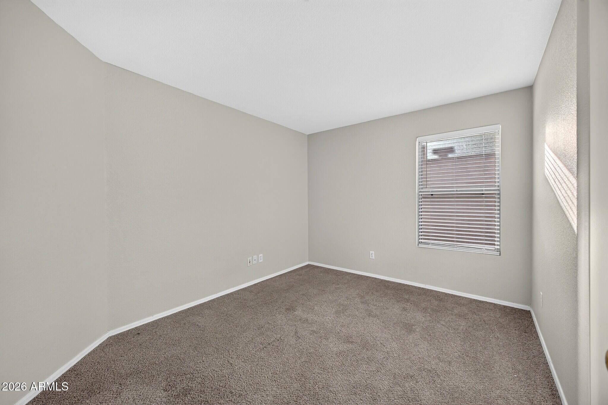 907 E COWBOY COVE Trail