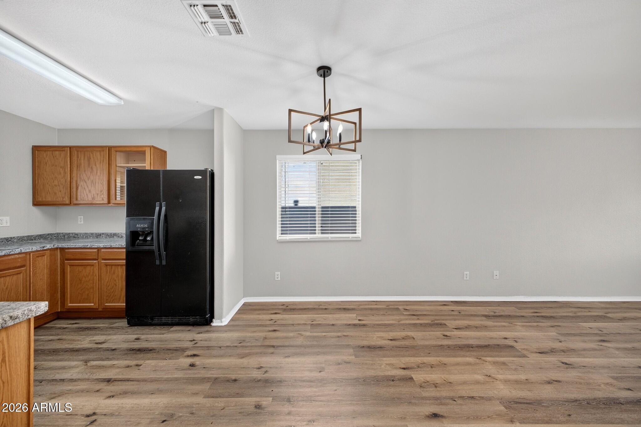 907 E COWBOY COVE Trail