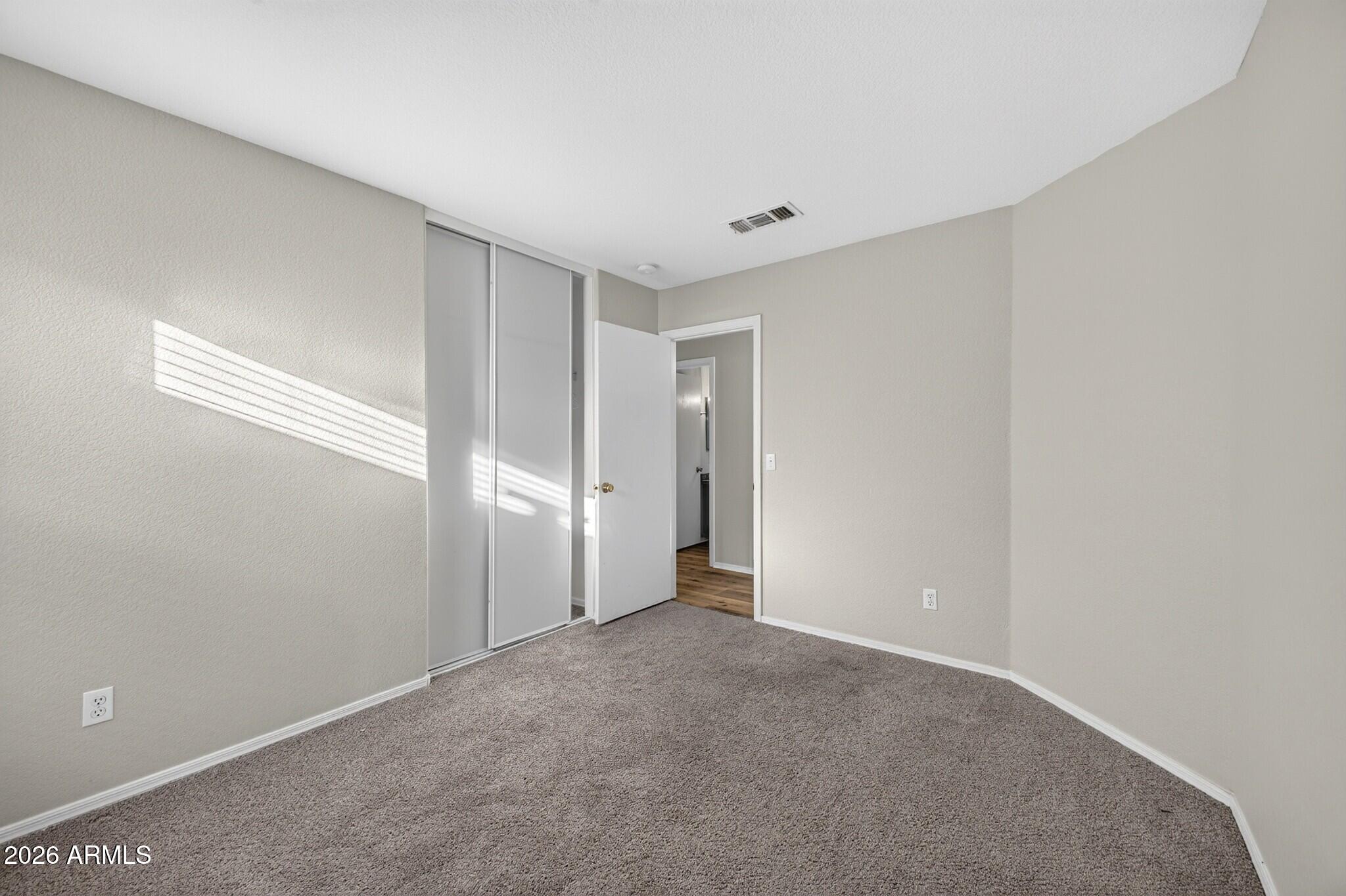 907 E COWBOY COVE Trail