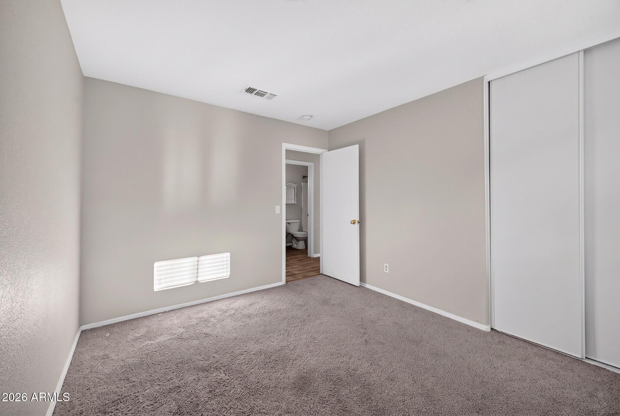 907 E COWBOY COVE Trail