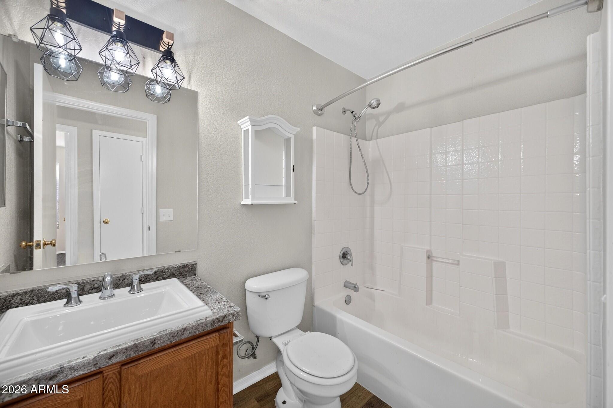 907 E COWBOY COVE Trail