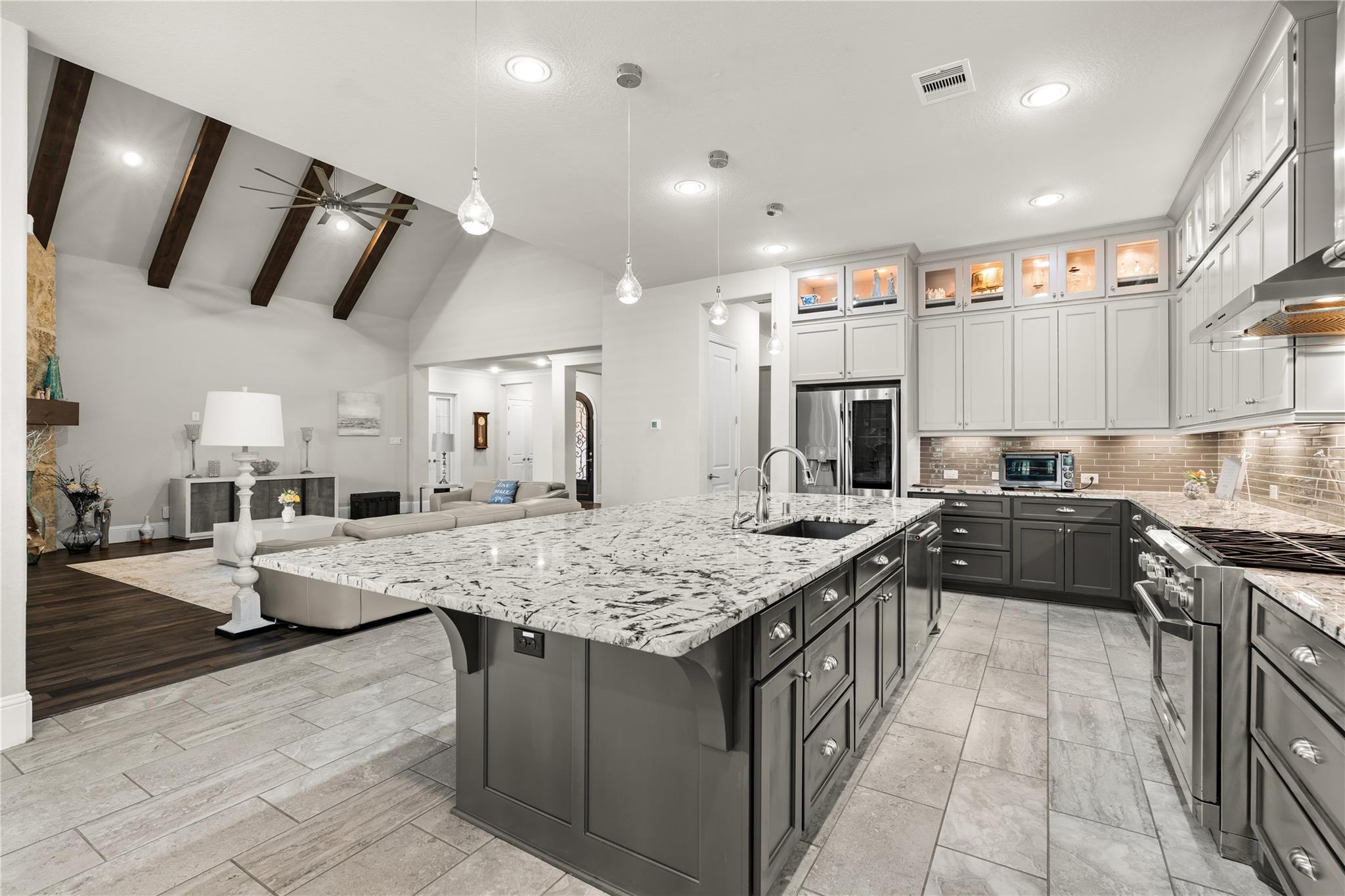 6918 Champion Trail