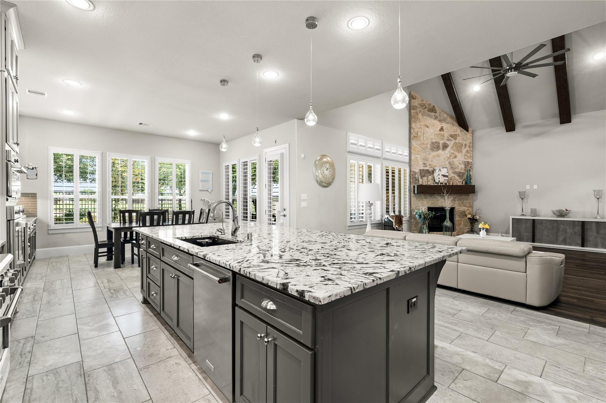 6918 Champion Trail
