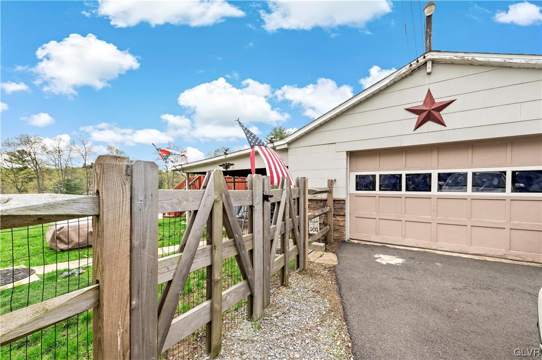 40 Hahns Dairy Road
