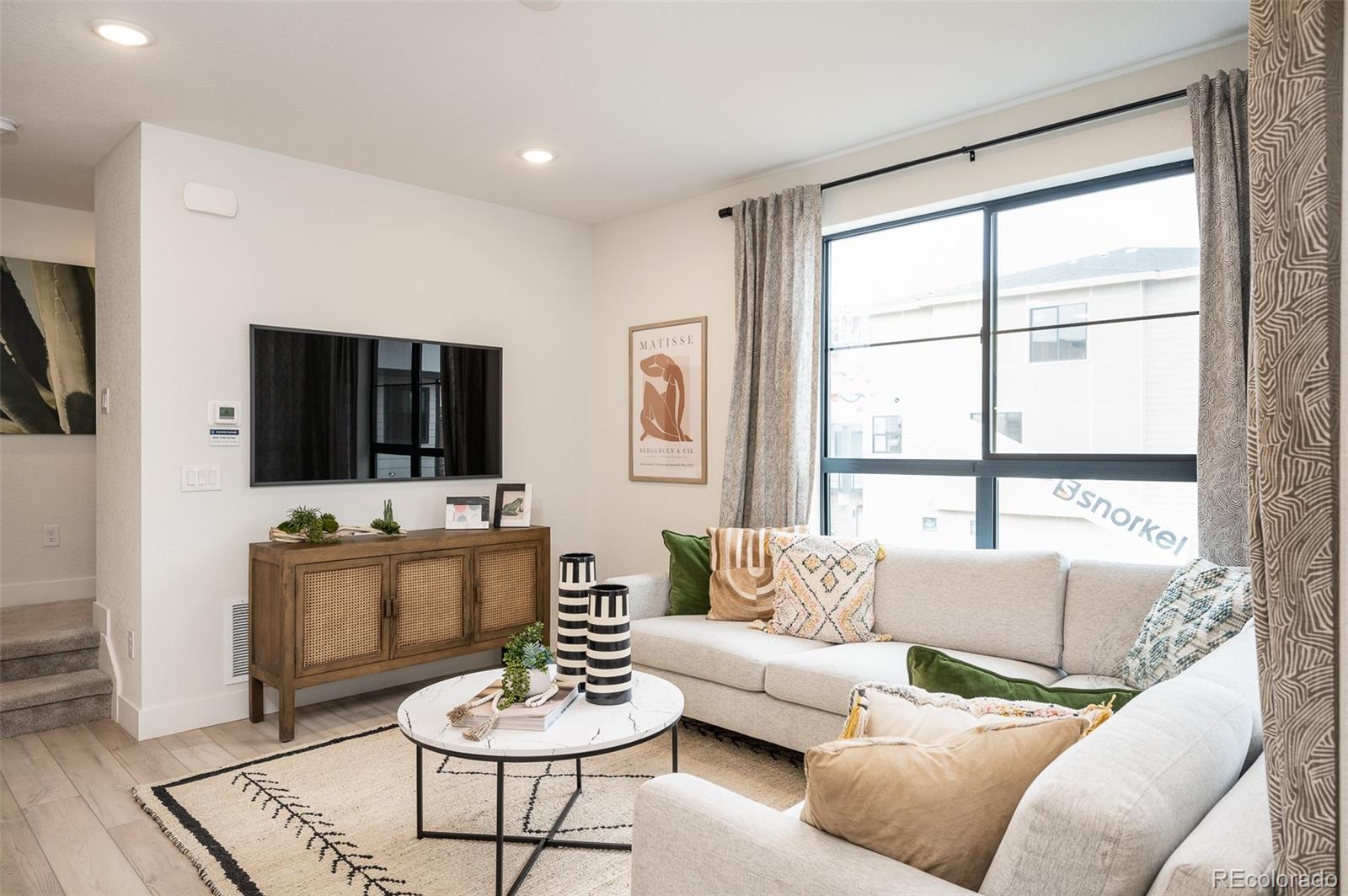 2046 S Holly Street Unit: 3