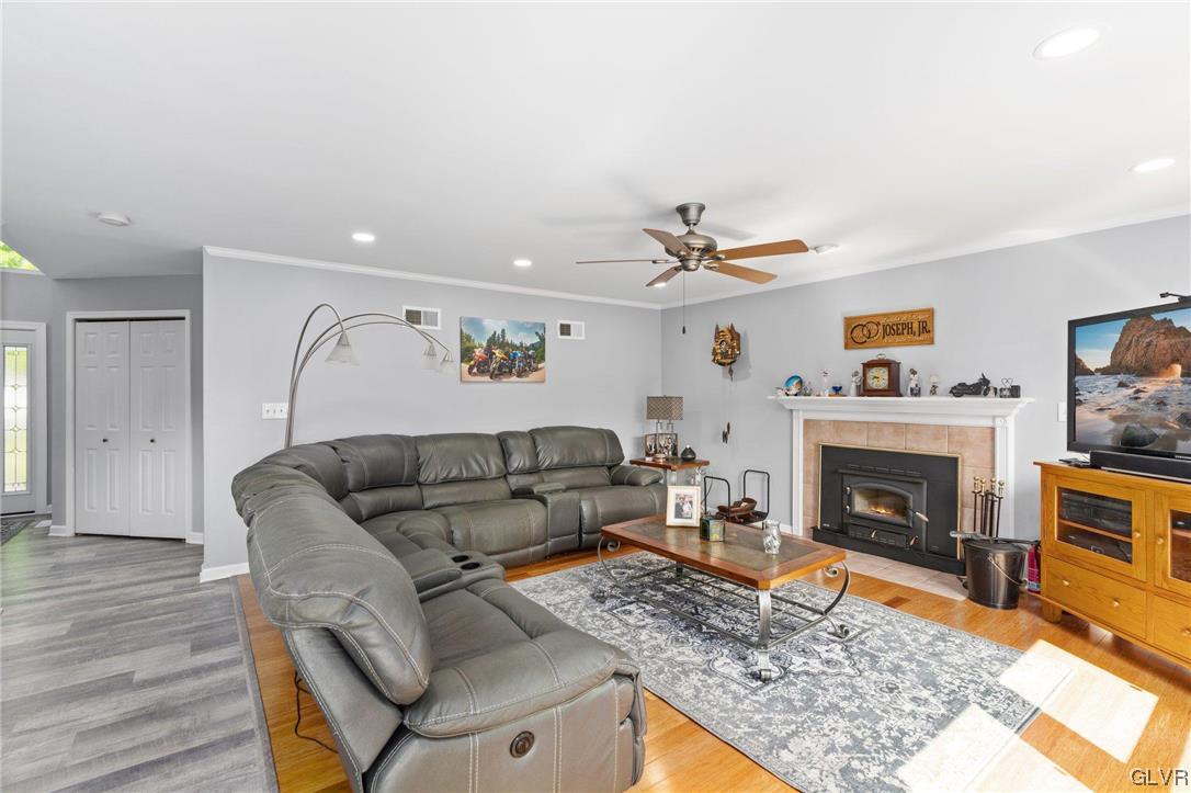 2525 River Rock Drive