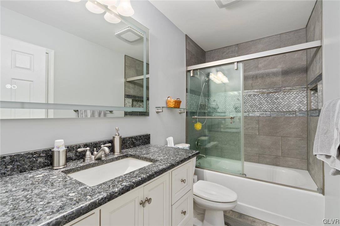 2525 River Rock Drive