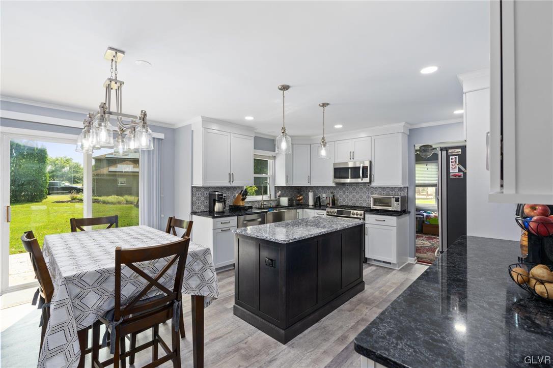 2525 River Rock Drive