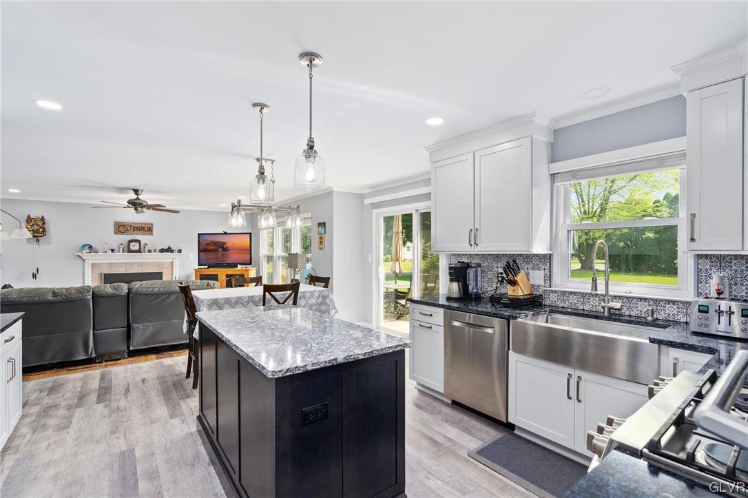 2525 River Rock Drive