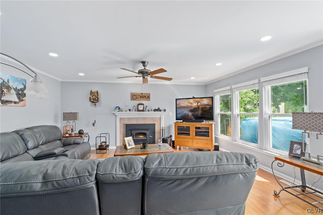 2525 River Rock Drive