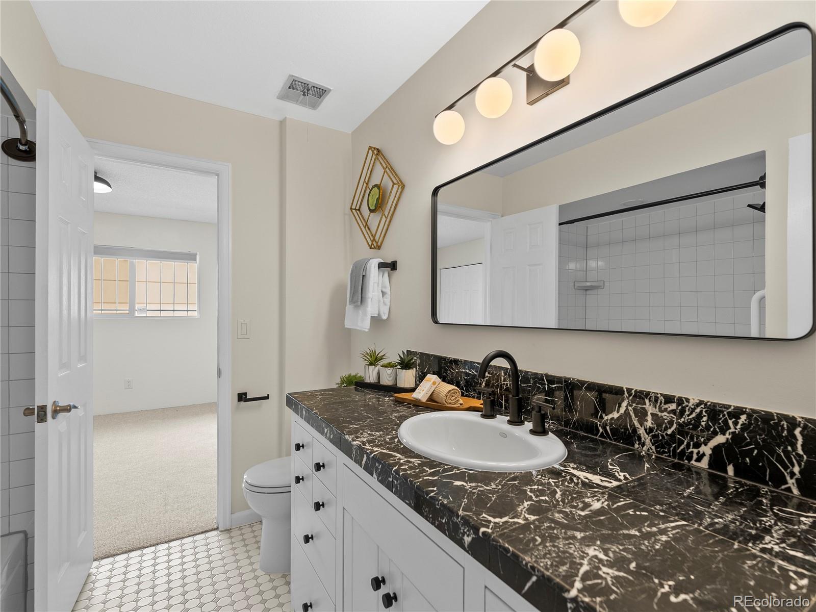 1060 S Parker Road Unit: 13