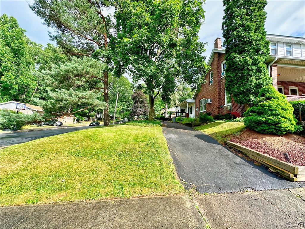 538 Leslie Street