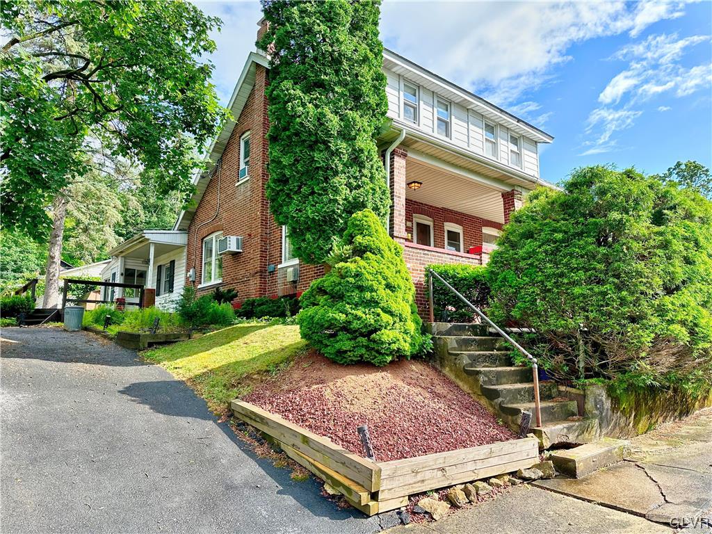538 Leslie Street