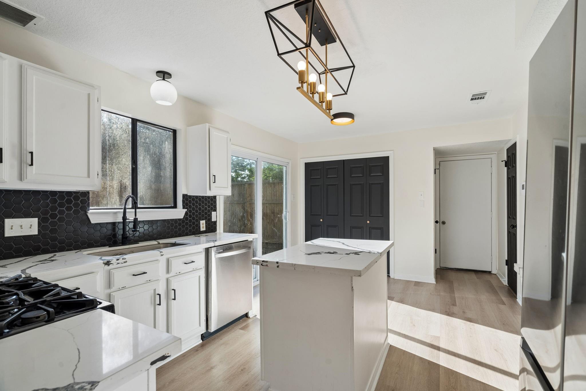 3515 Grove Oaks Drive