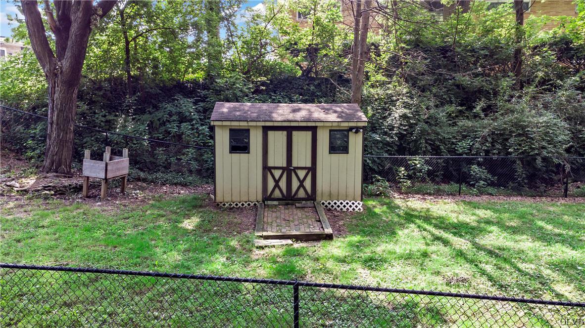 207 Delaware Lane