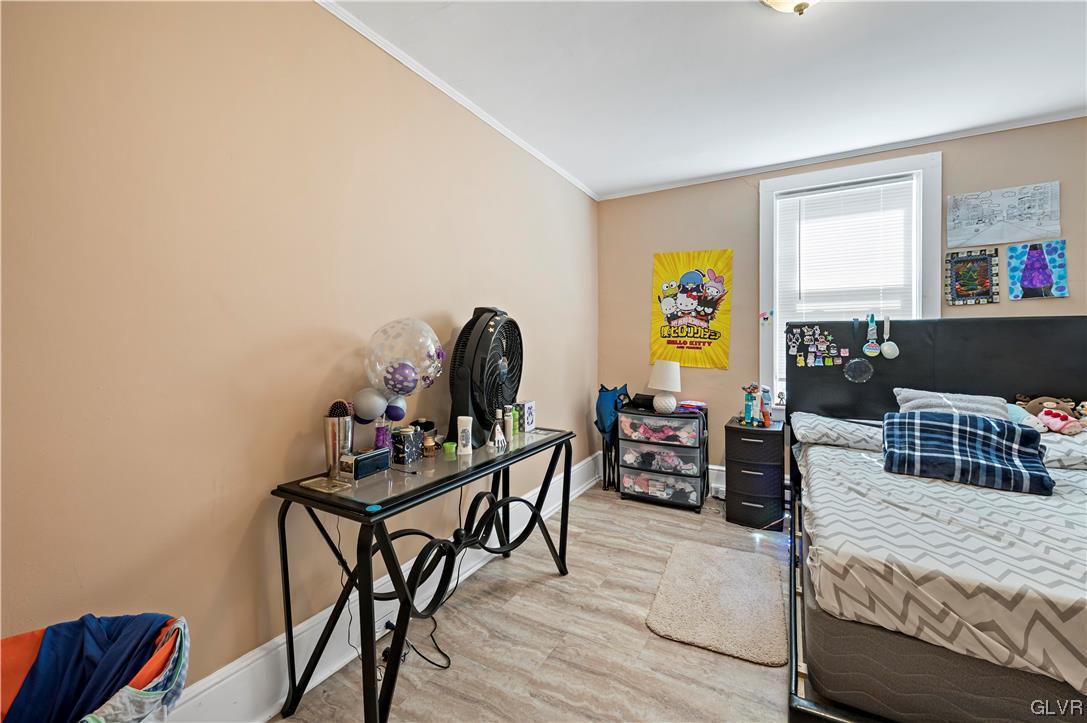 1450 East 6th Street