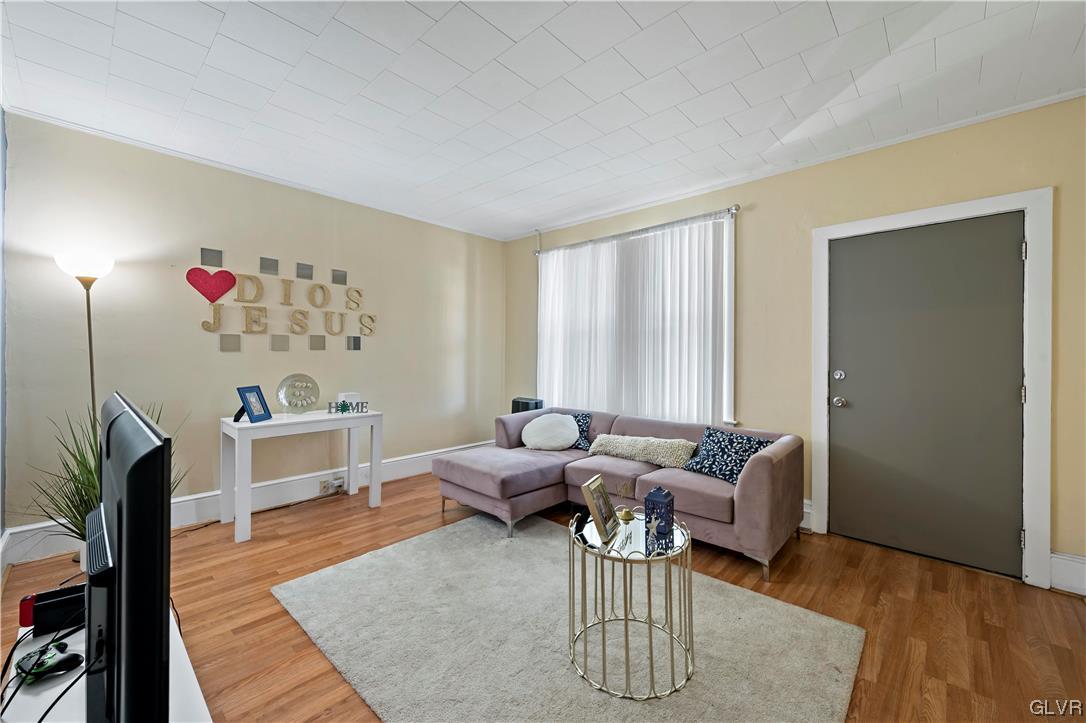 1450 East 6th Street