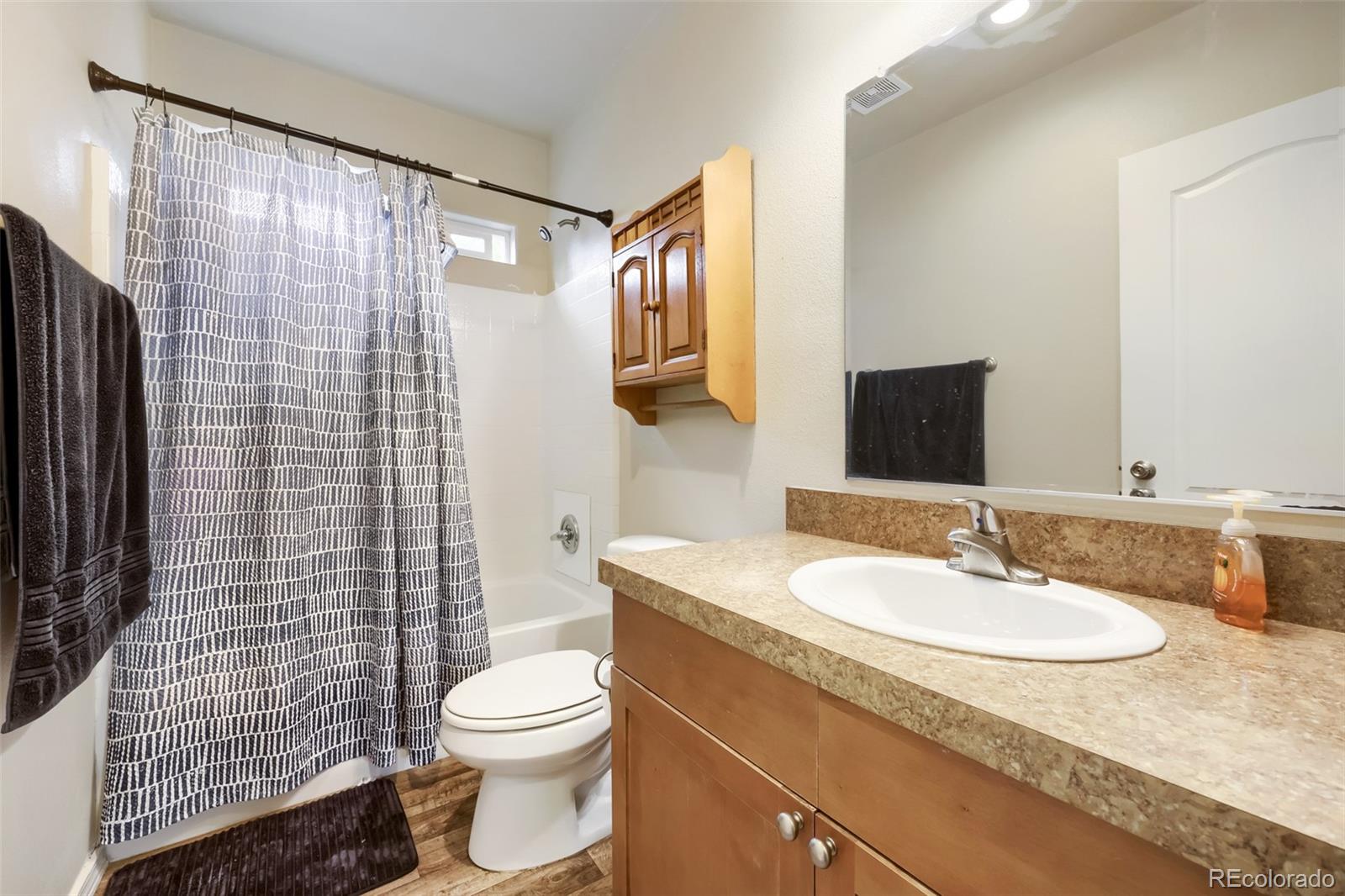 1500 W Thornton Parkway
