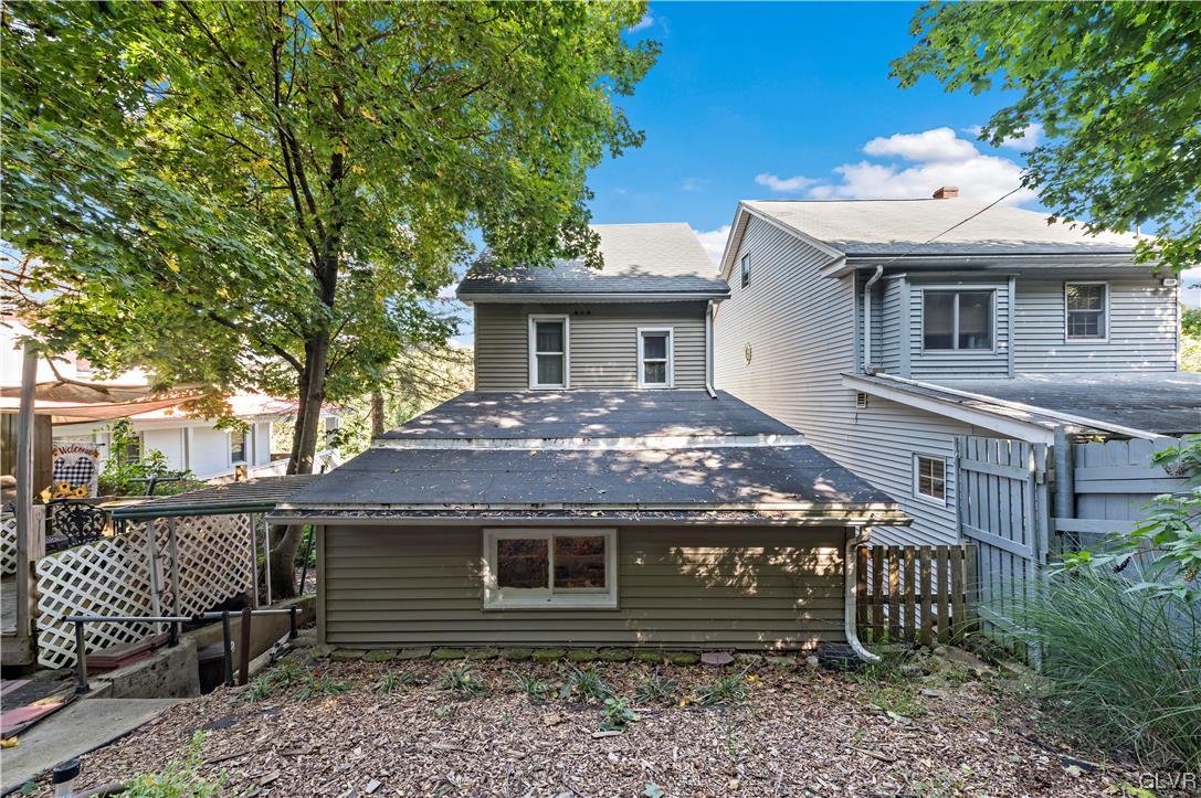 427 East Railroad Street