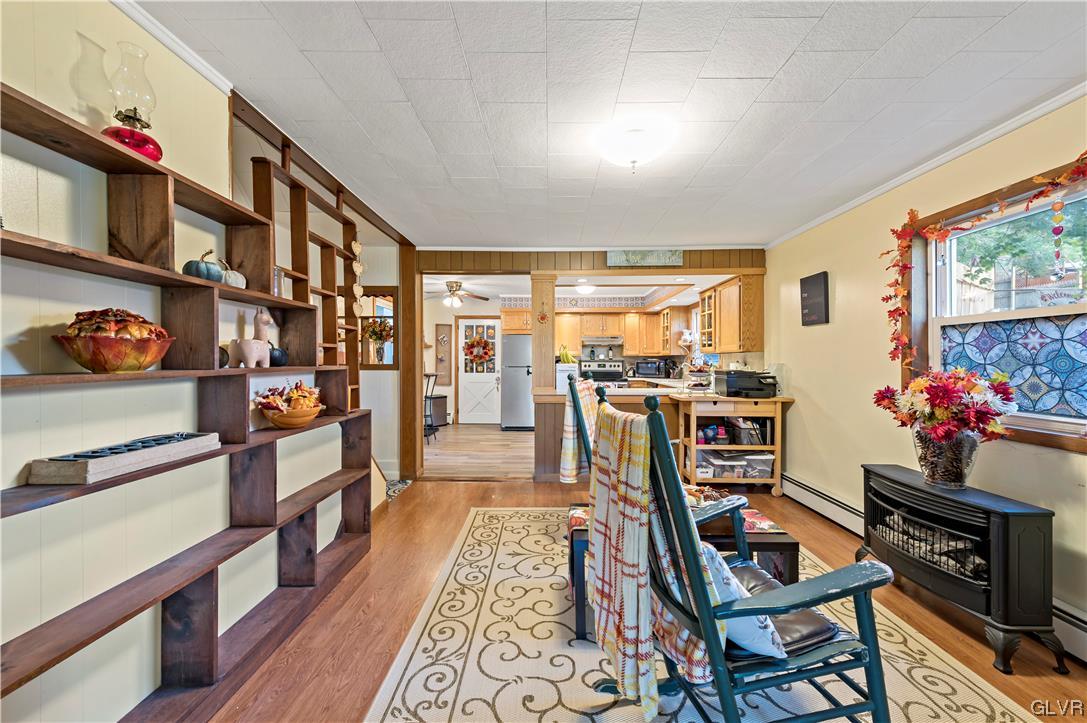 427 East Railroad Street