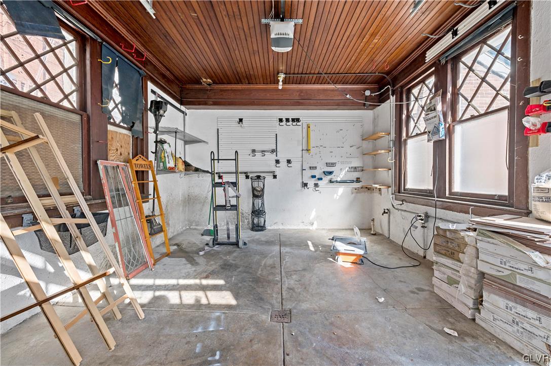 1653 West Linden Street