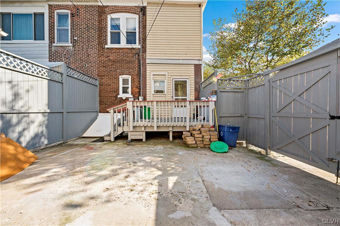 1653 West Linden Street