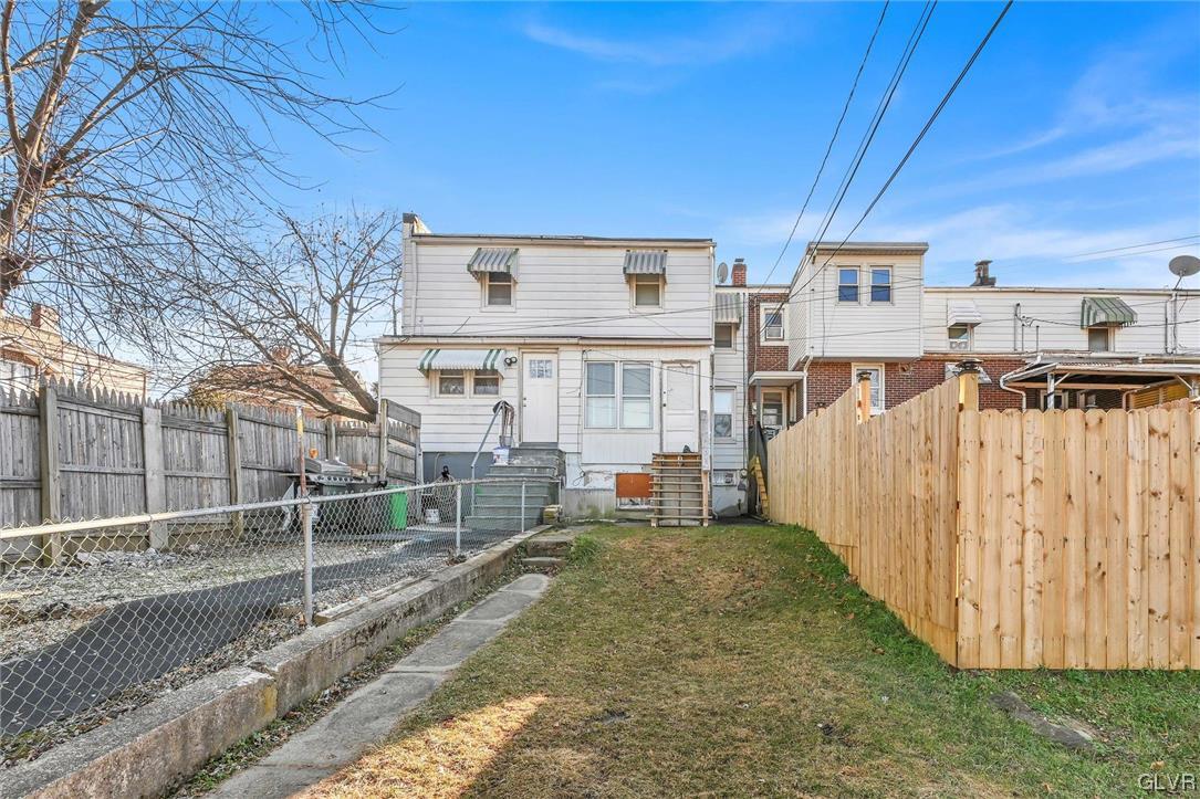 933 West Cedar Street