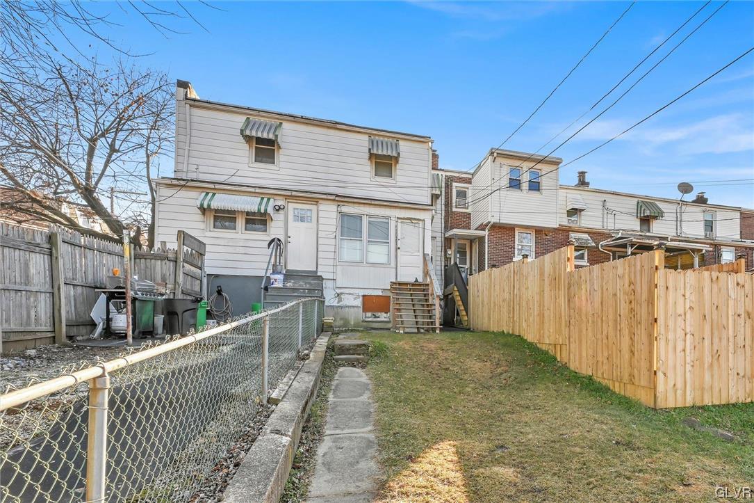 933 West Cedar Street