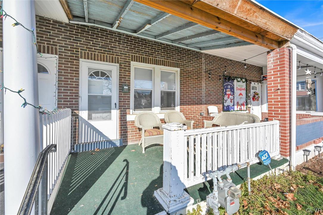 933 West Cedar Street