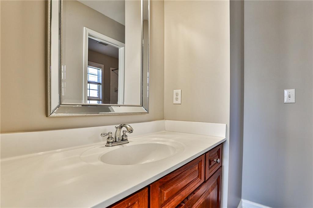 530 Gracelyn Court SW