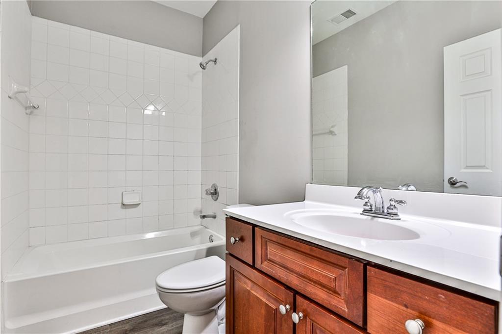 530 Gracelyn Court SW