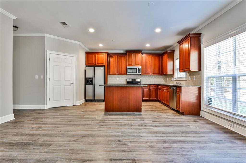 530 Gracelyn Court SW