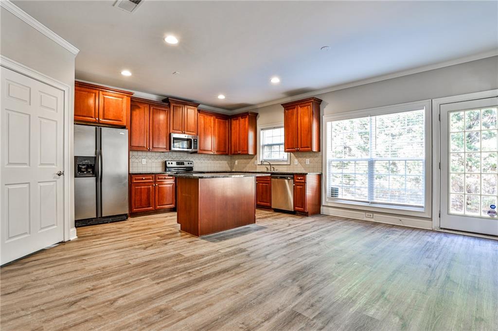 530 Gracelyn Court SW